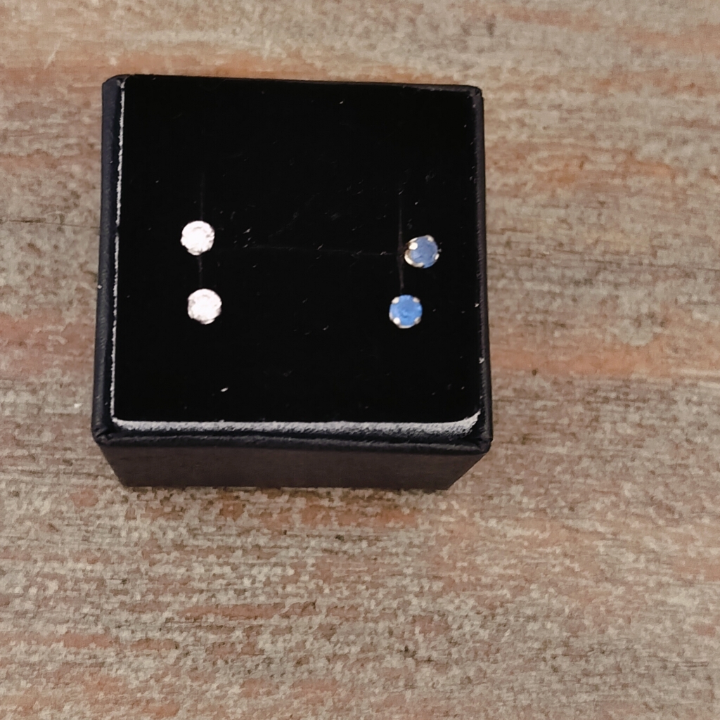 Vintage Studex 585 14k White Stud Earrings Cz 2 Pair (Missing Back)